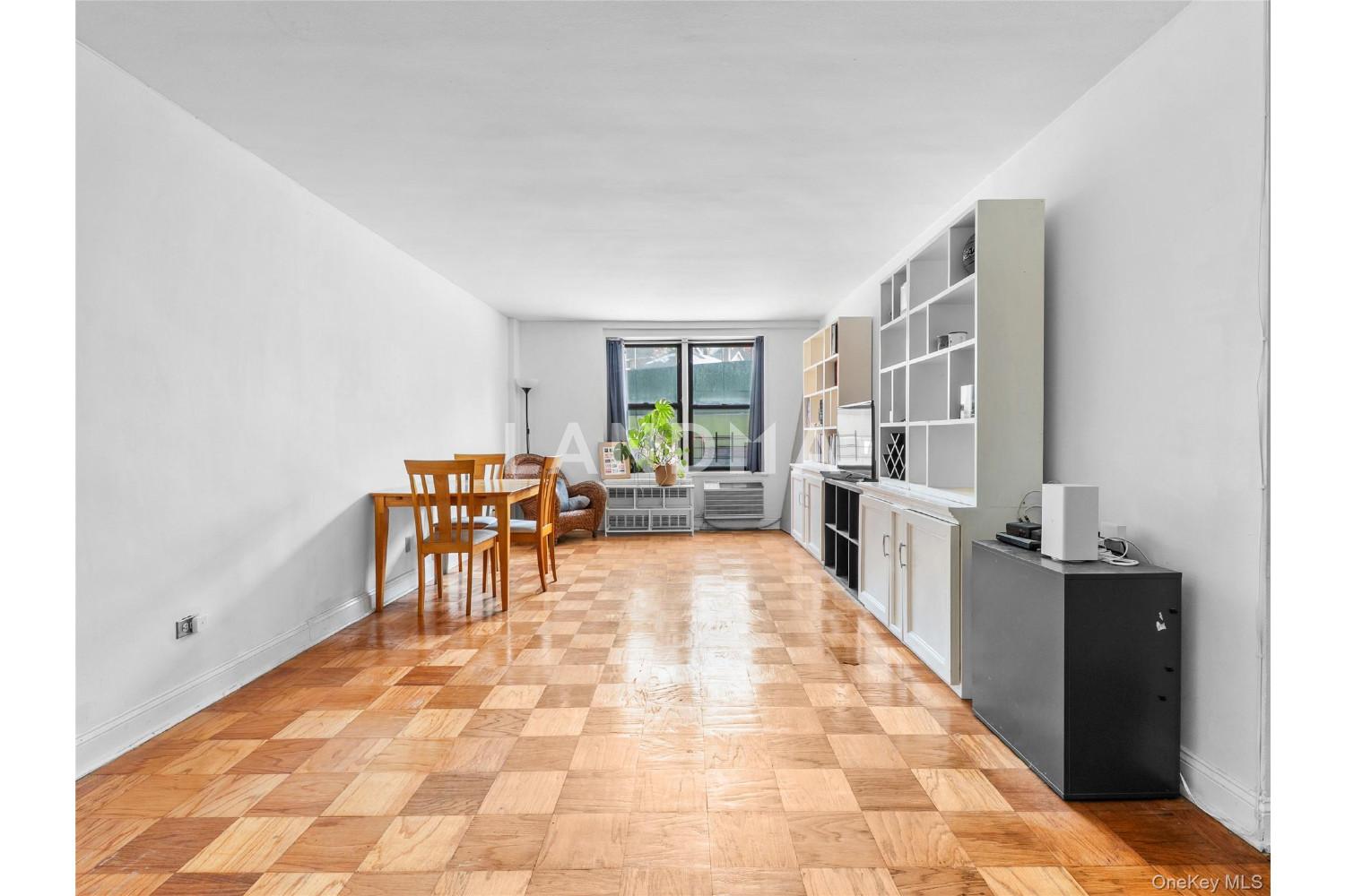 35-20 Leverich Street  Unit 209 官网图片 8