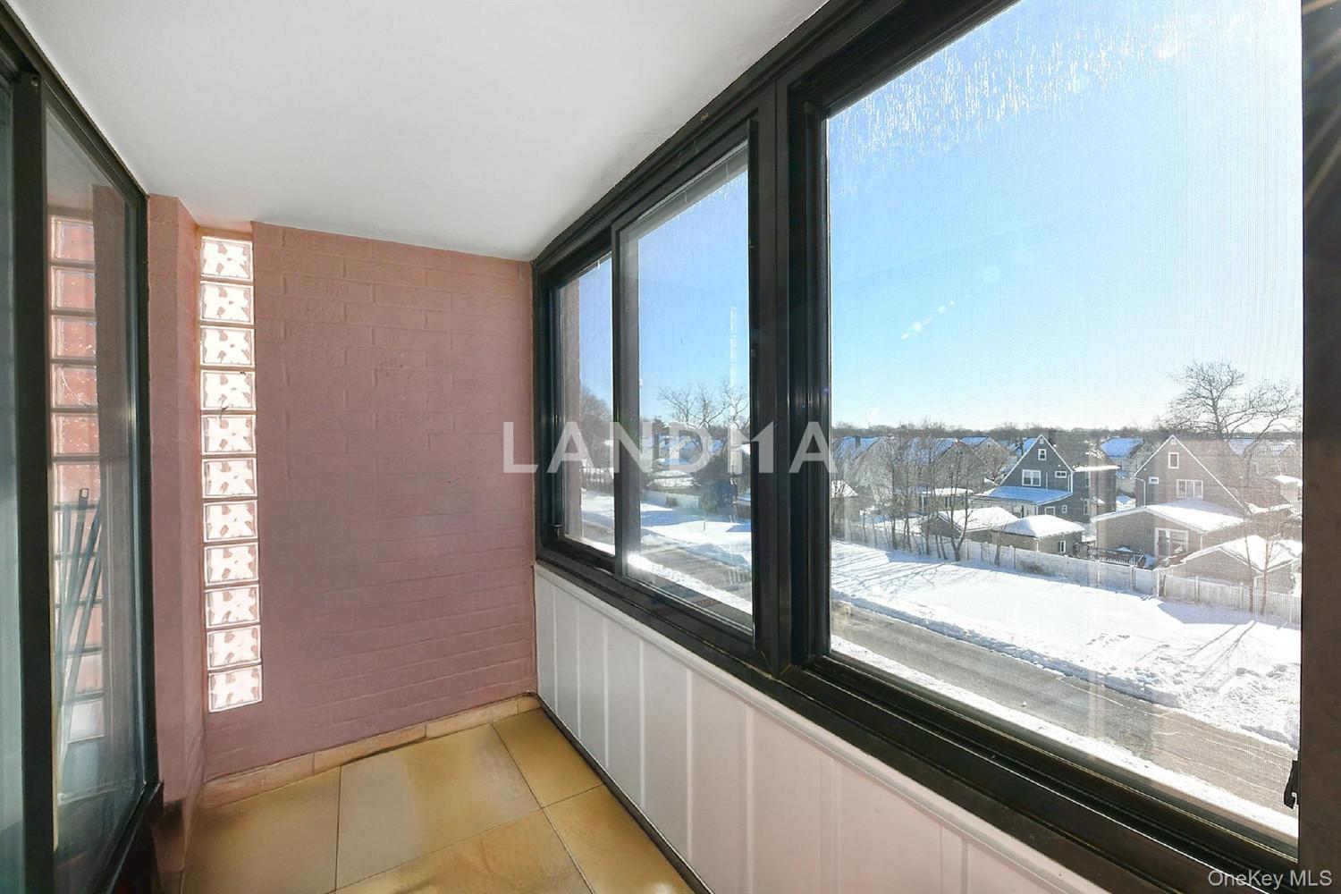 800 Willis Avenue  Unit 313 官网图片 15
