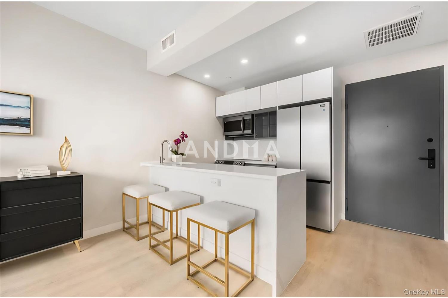 13243 Metropolitan Avenue  Unit 3E 官网图片 3