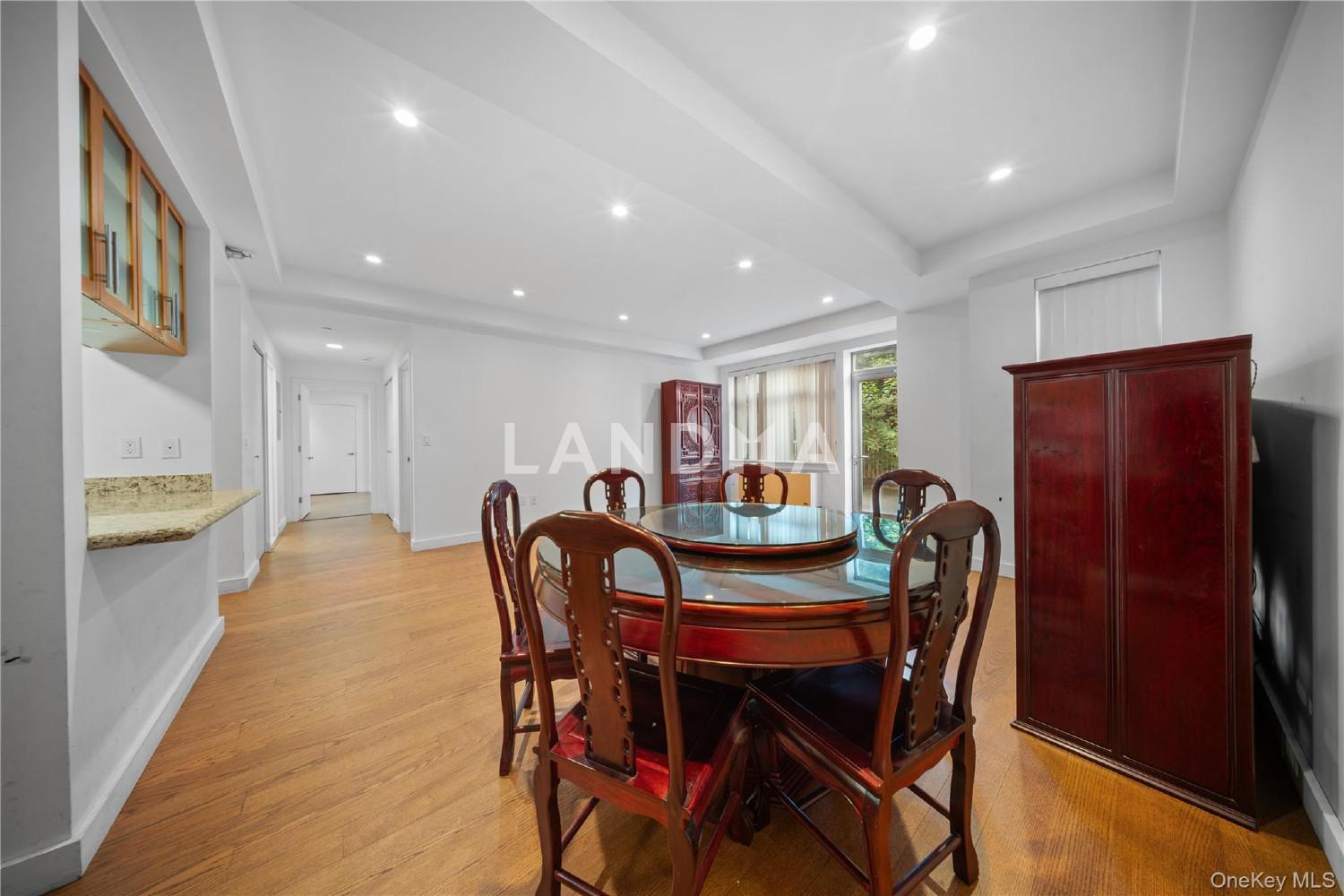 40-22 College point Boulevard  Unit 6H 官网图片 6
