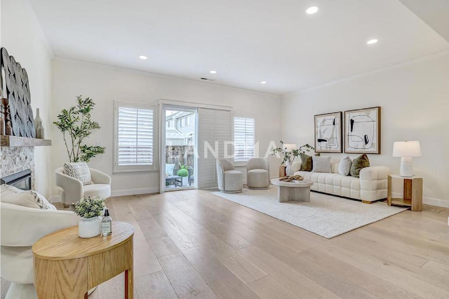 859 Lynx Lane