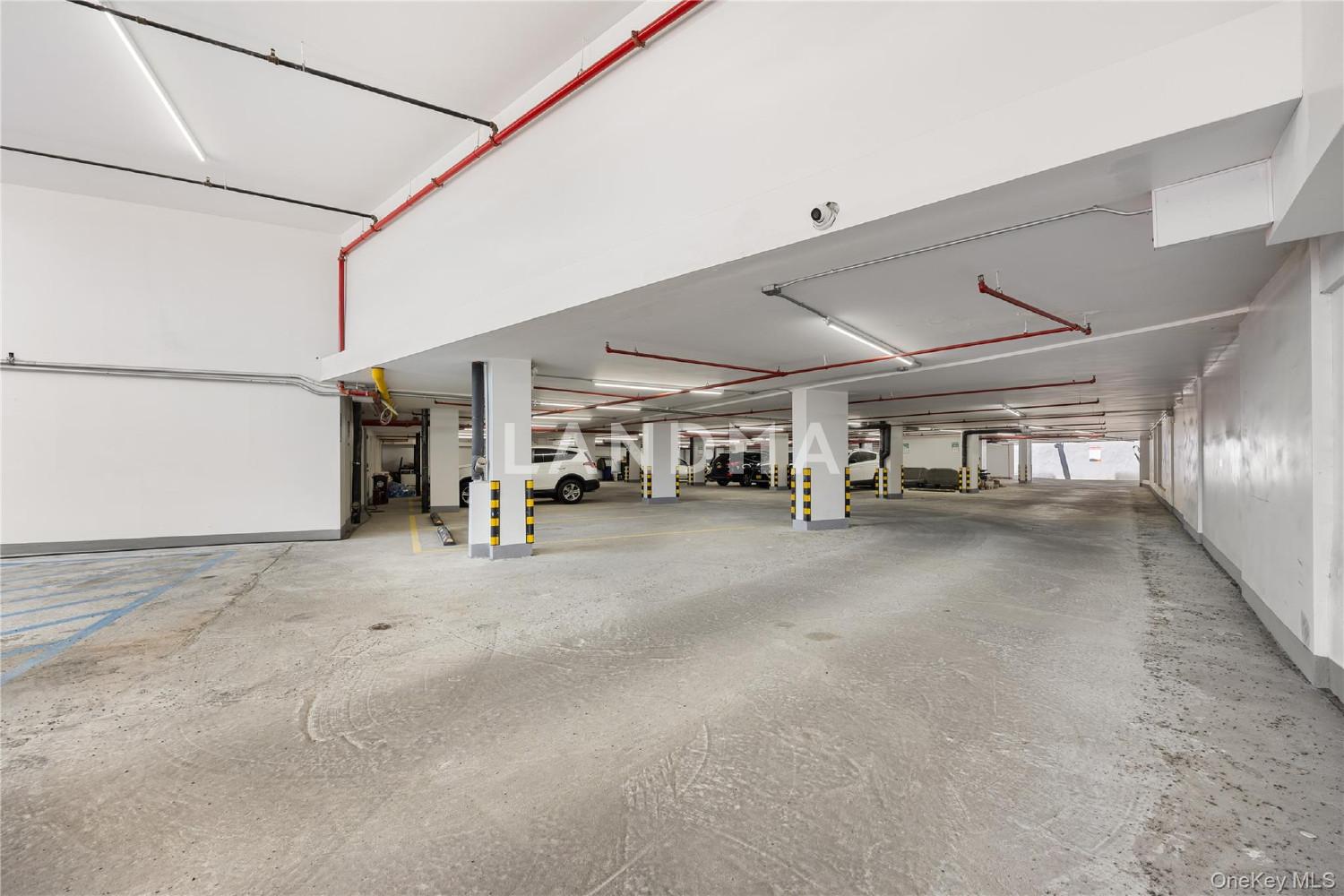 70-65 Queens Boulevard  Unit 8G 官网图片 16