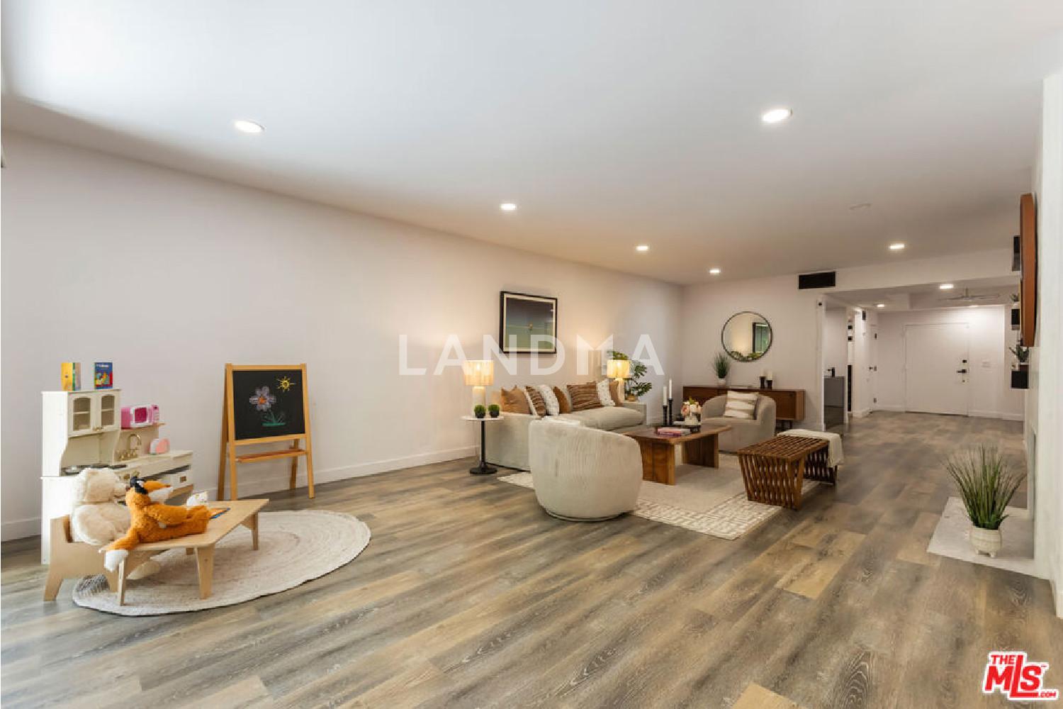 1210 N Kings Road #101 官网图片 8
