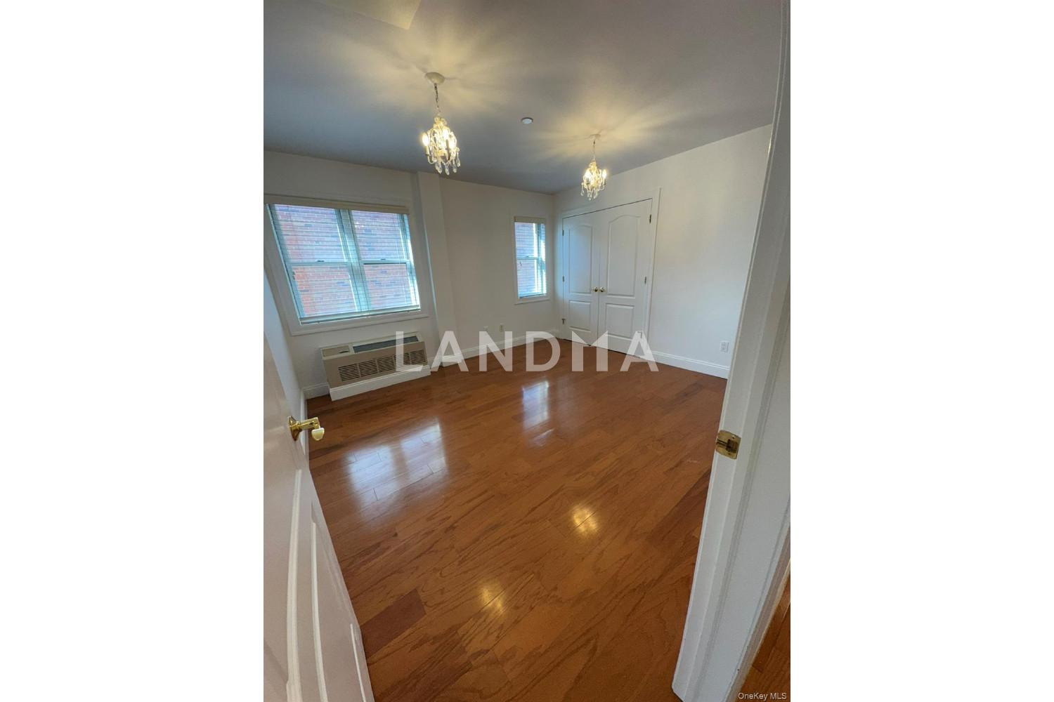 42-23 212 Street  Unit 3C 官网图片 4