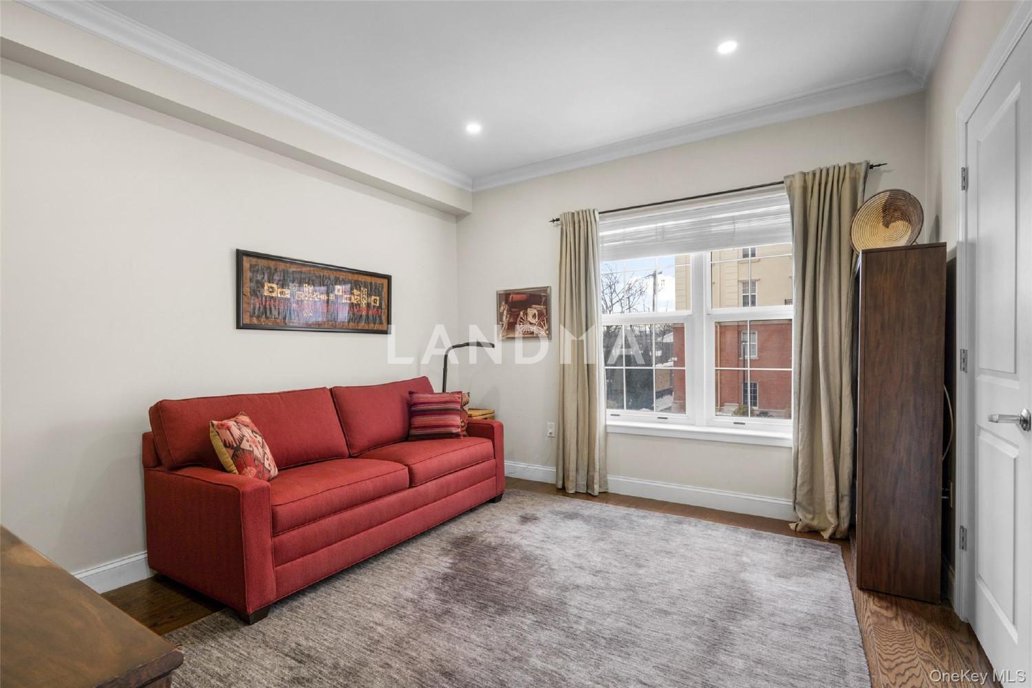 10 Byron Place  Unit 214 官网图片 9