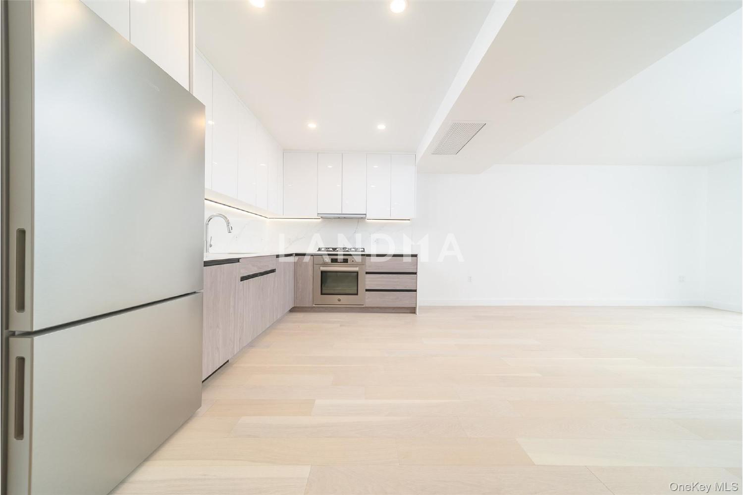 14449 Northern Boulevard  Unit 525 官网图片 3
