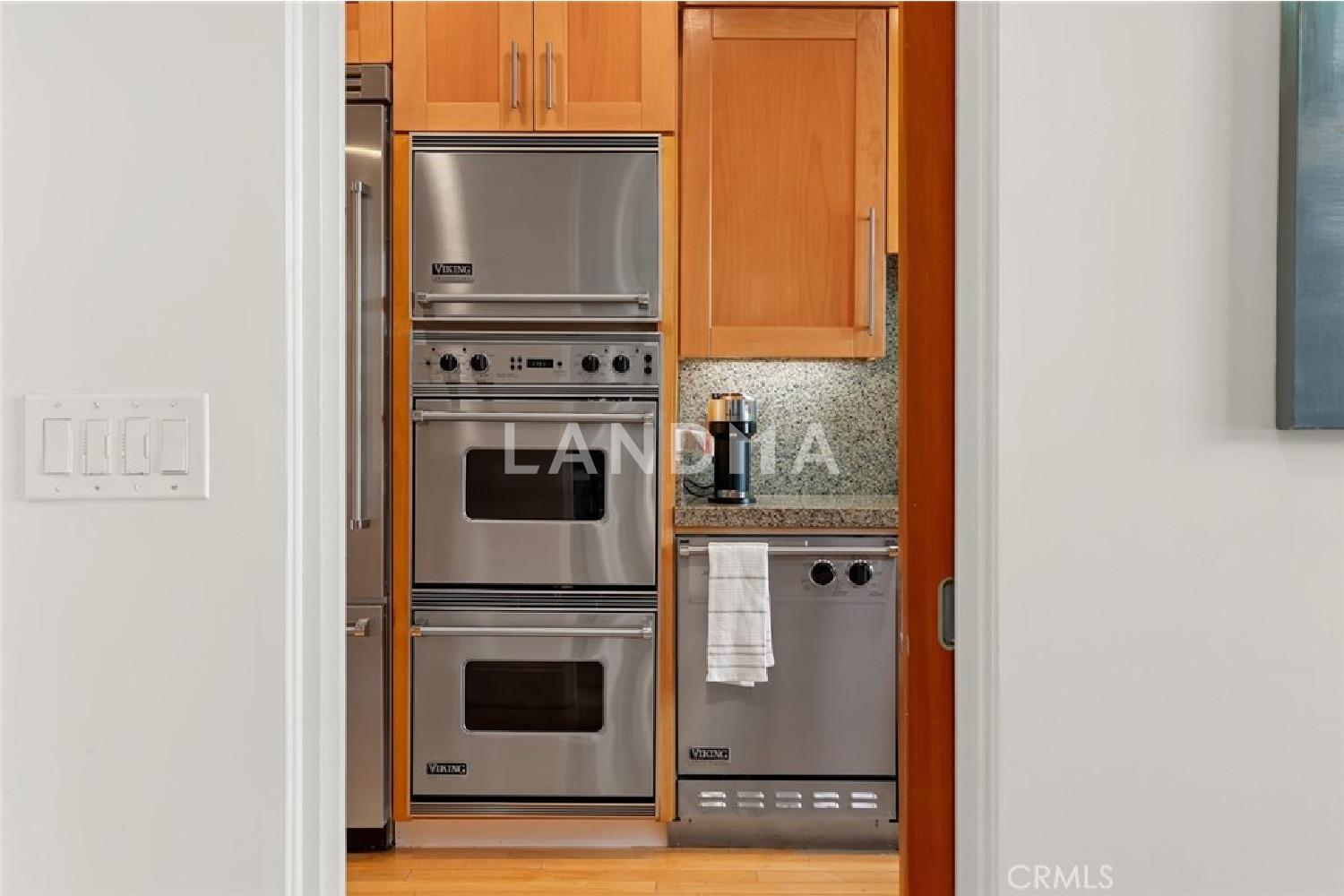 2323 S Beverly Glen Boulevard #9 官网图片 15