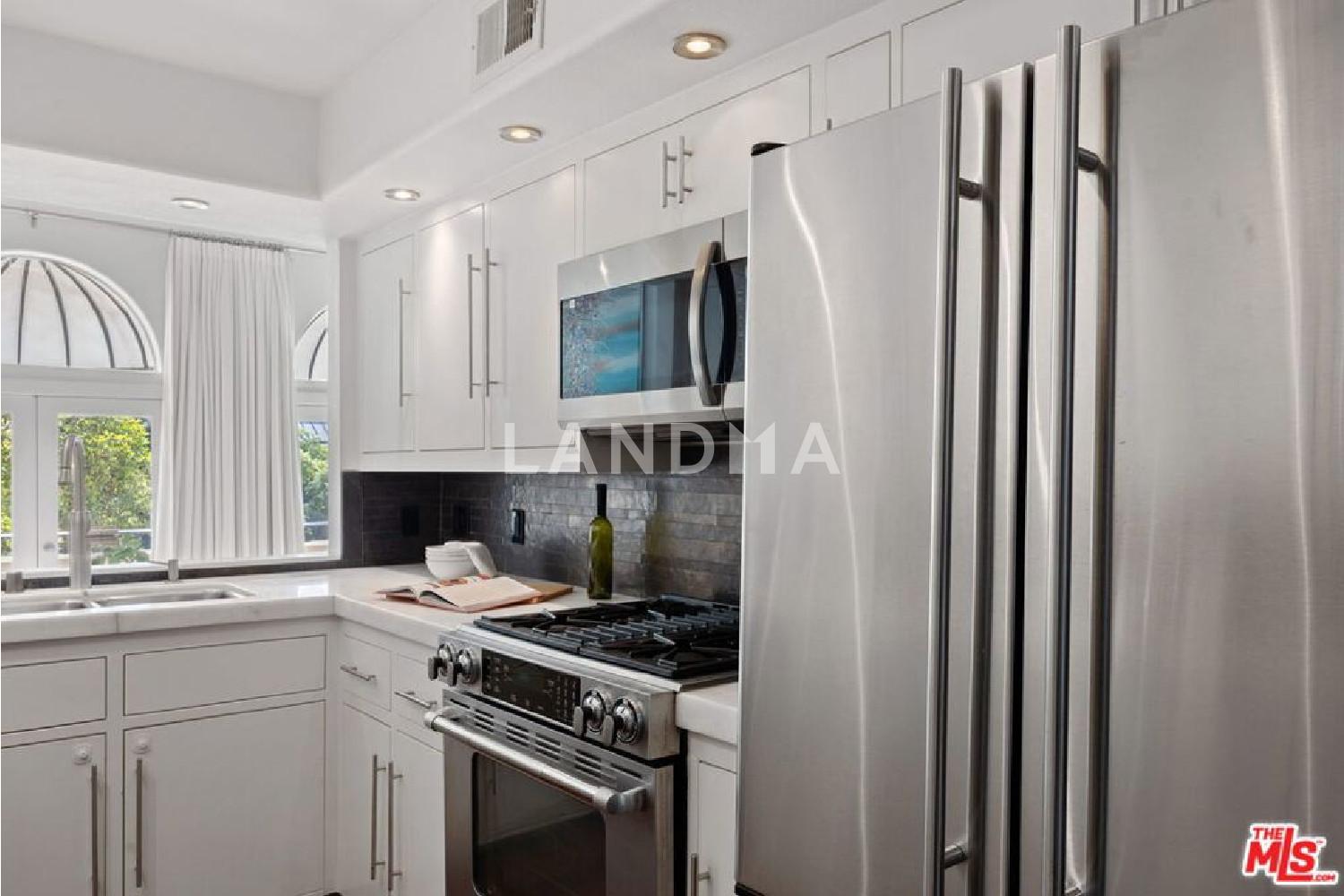 12011 Goshen Avenue #301 官网图片 11