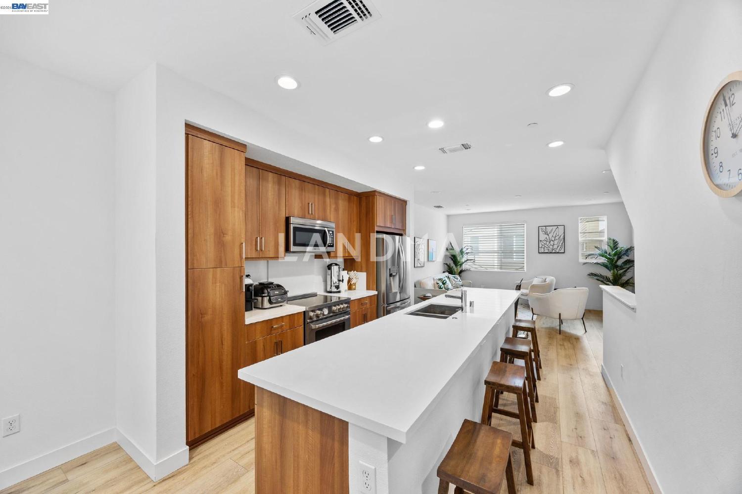 117 Uptown Cir