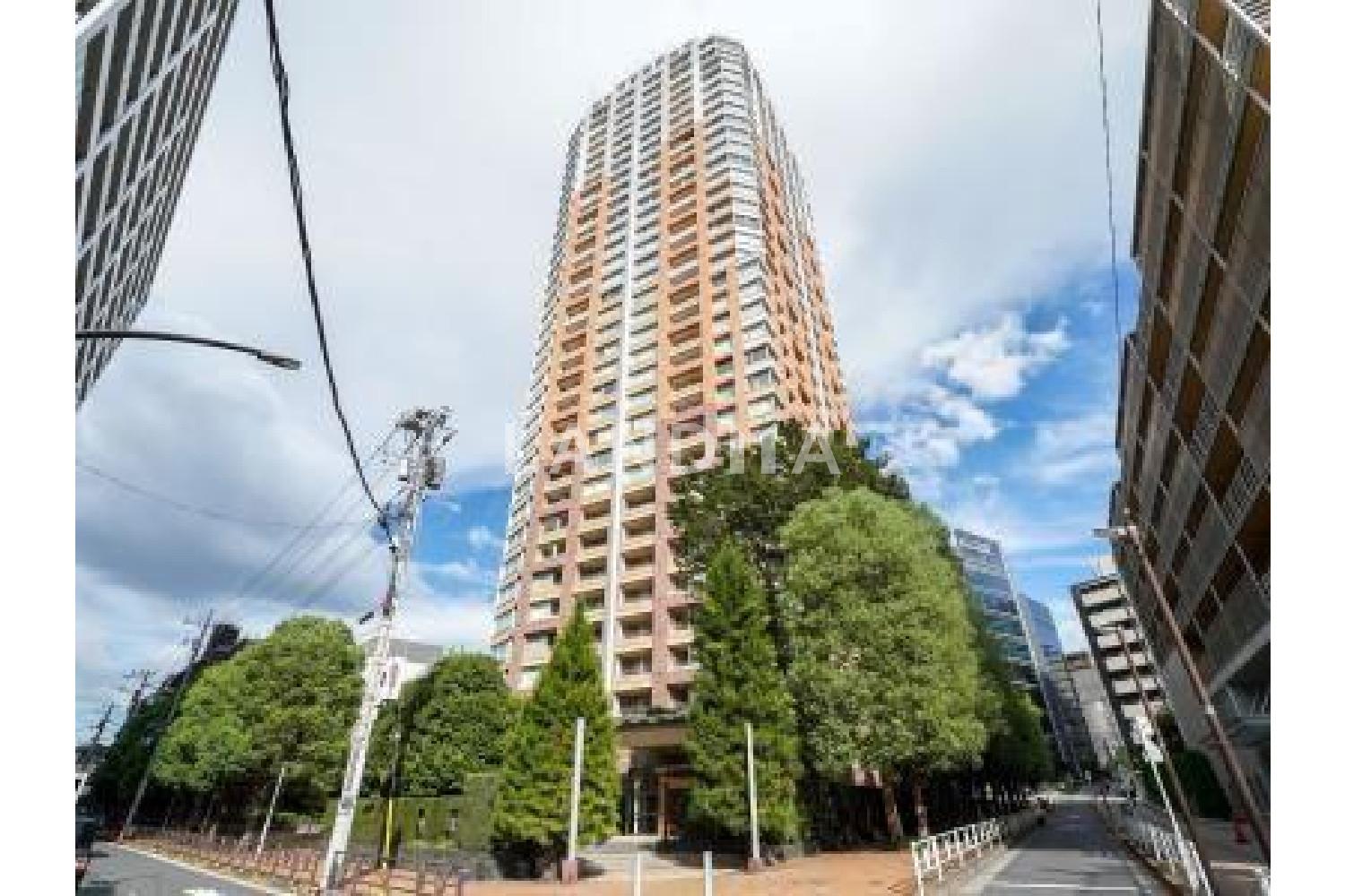 青山パークタワー