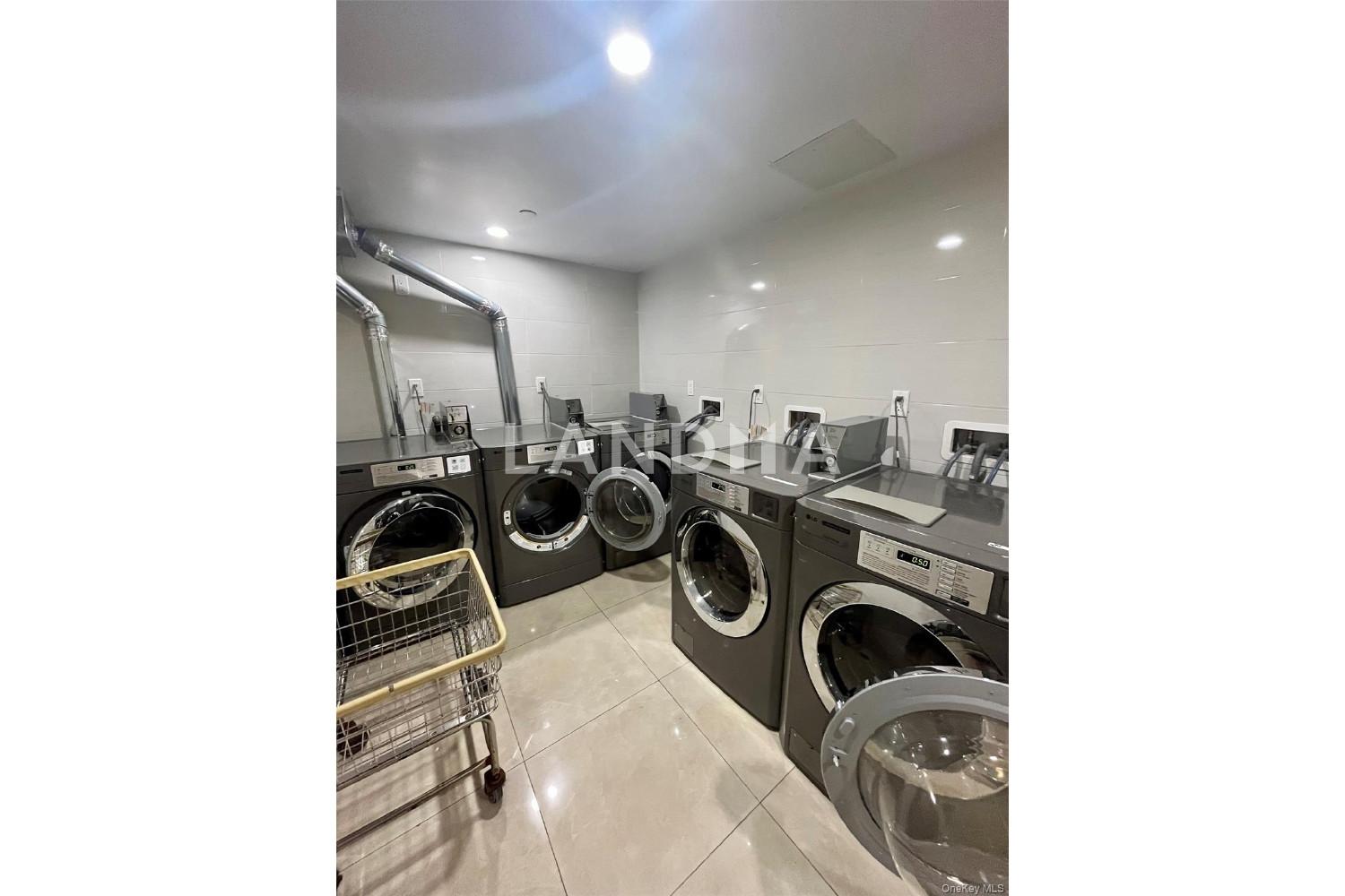 869 57th Street  Unit 205 官网图片 16