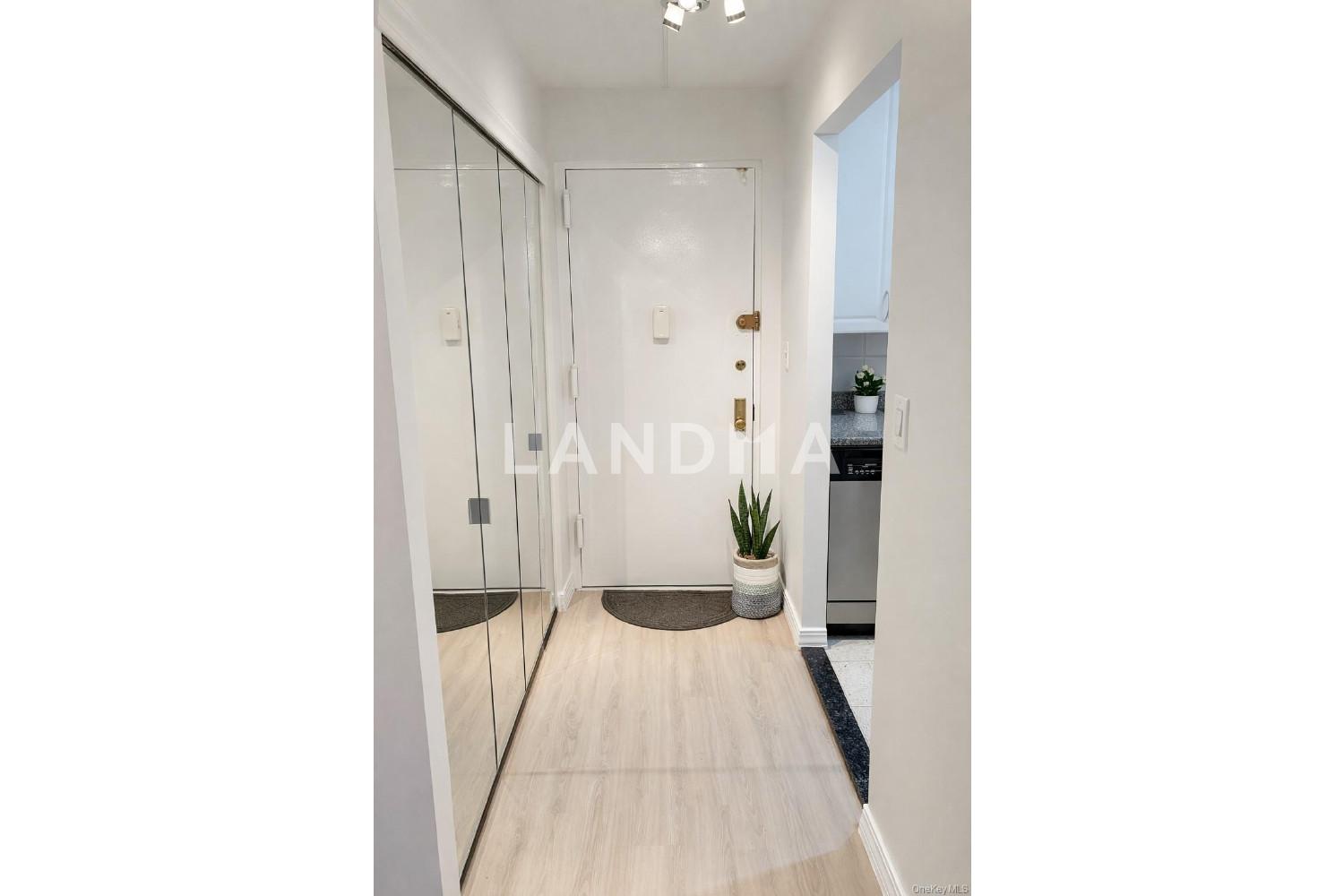 4304 158th Street  Unit 2C 官网图片 3