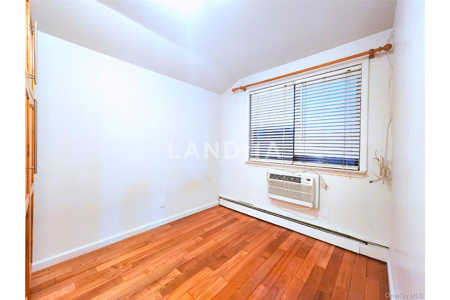 14018 33rd Avenue  Unit 104 官网图片 18