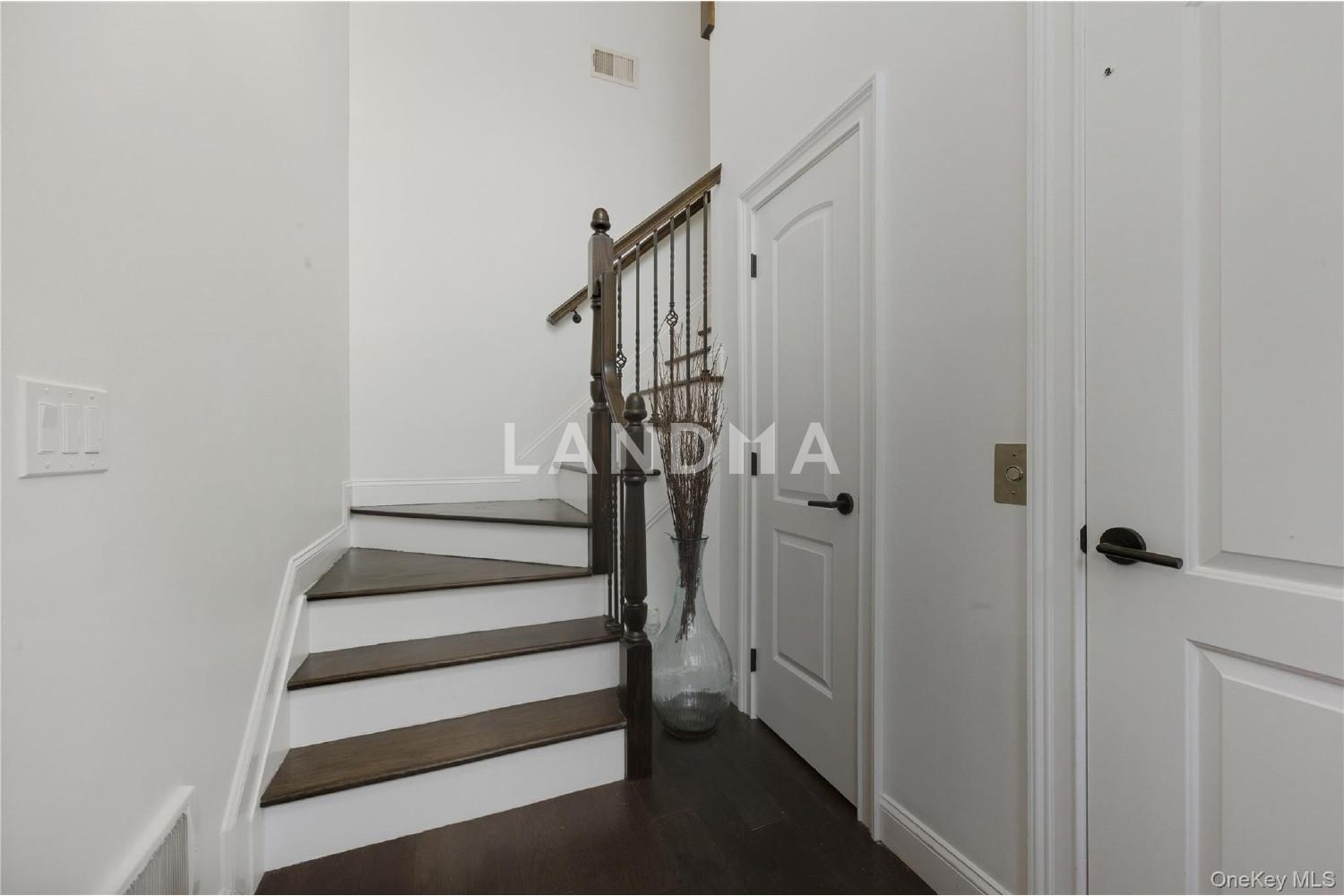 428 Trotting Lane  Unit 428 官网图片 4