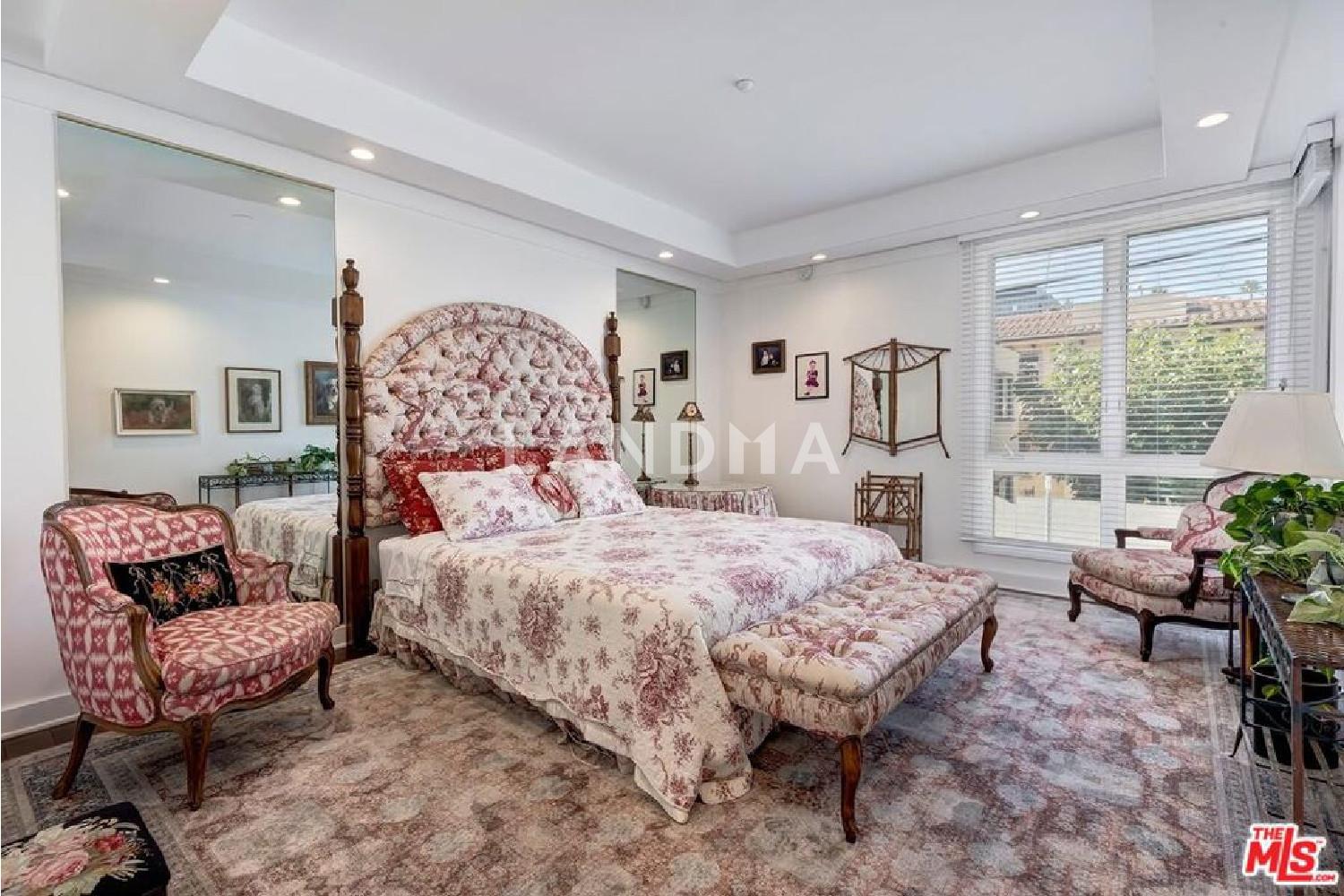 121 N Almont Drive #205 官网图片 9