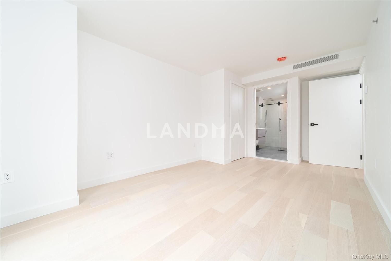 14449 Northern Boulevard  Unit 525 官网图片 12
