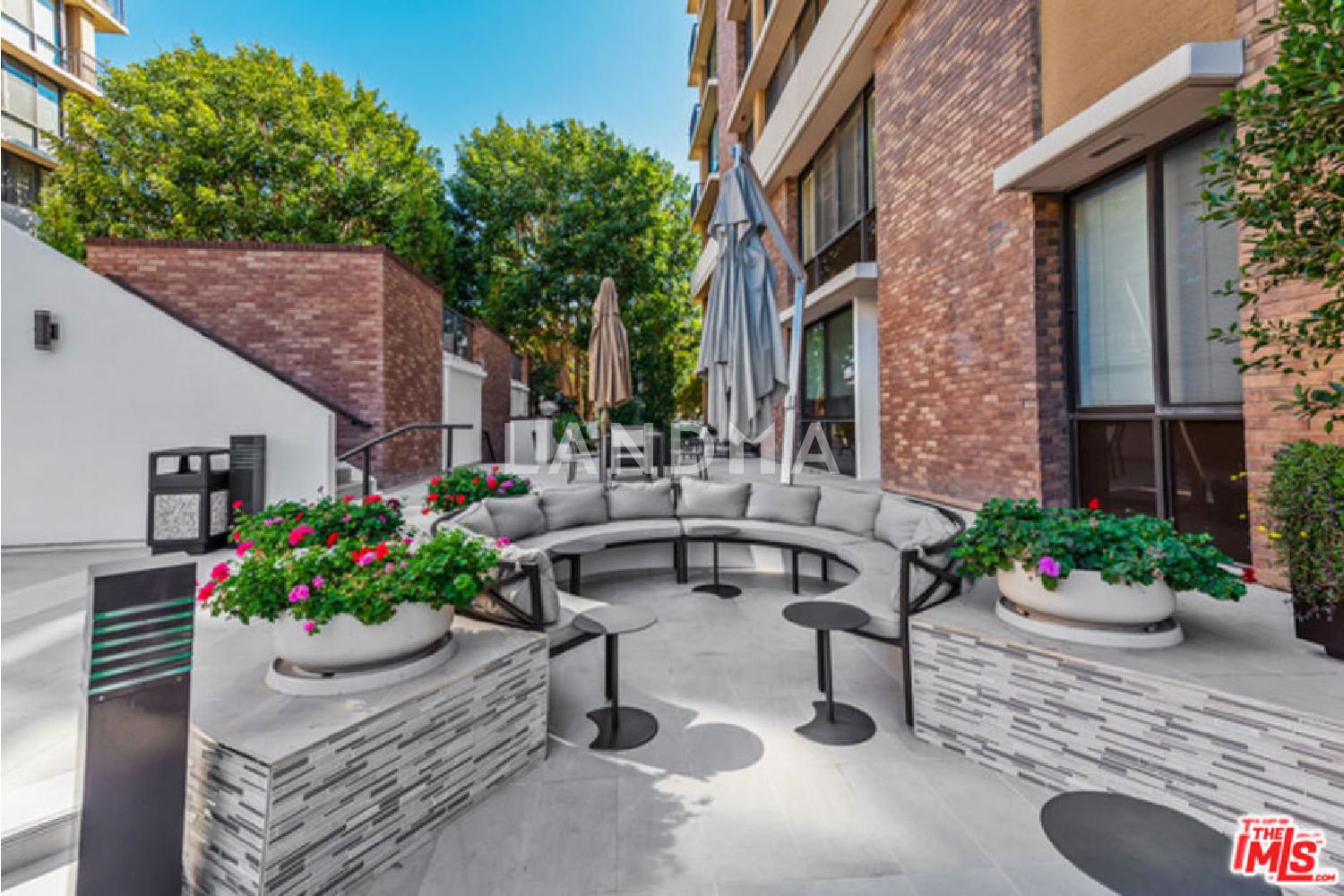 211 S Spalding Drive #N104 官网图片 26