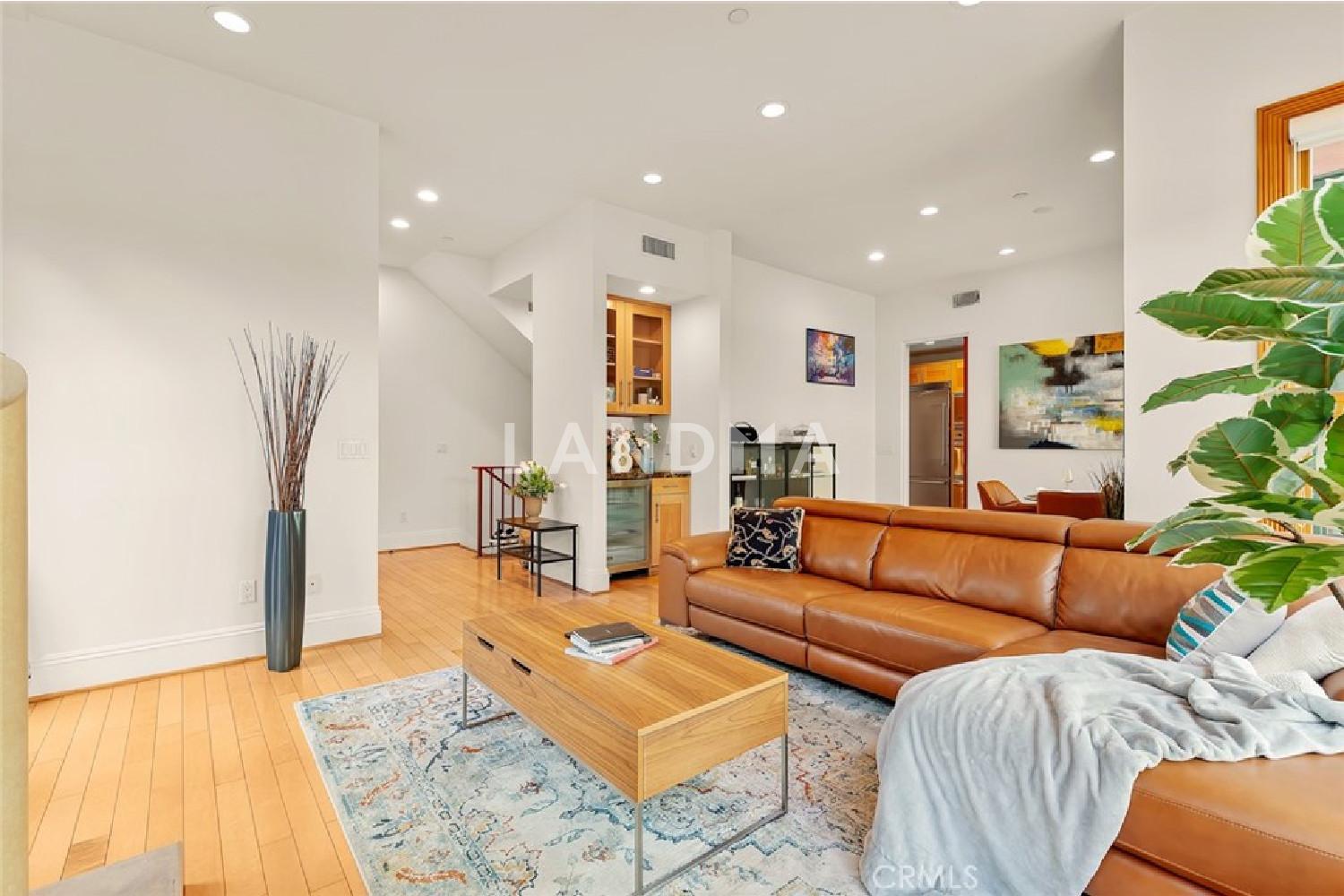 2323 S Beverly Glen Boulevard #9 官网图片 14