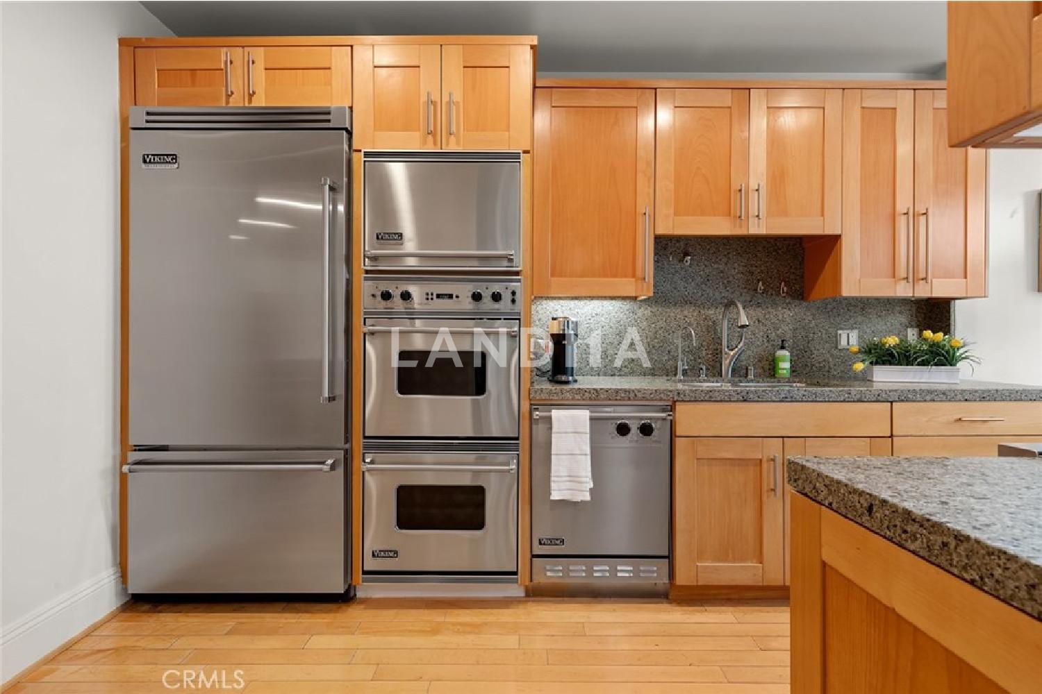 2323 S Beverly Glen Boulevard #9 官网图片 16