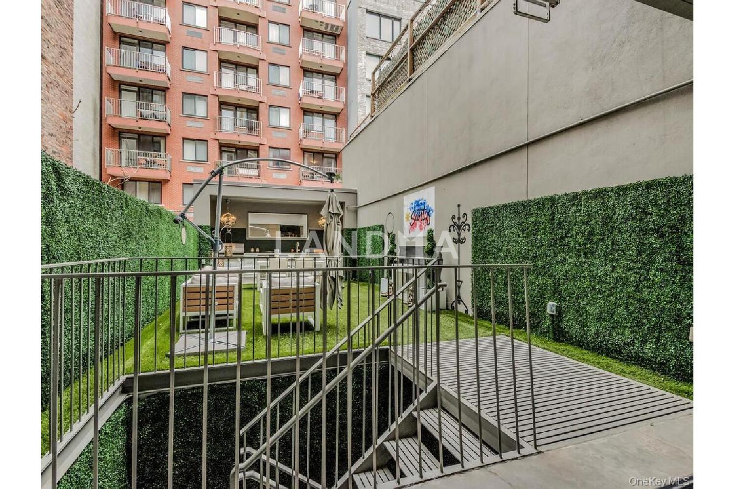 224 E 14th Street  Unit 1 官网图片 26
