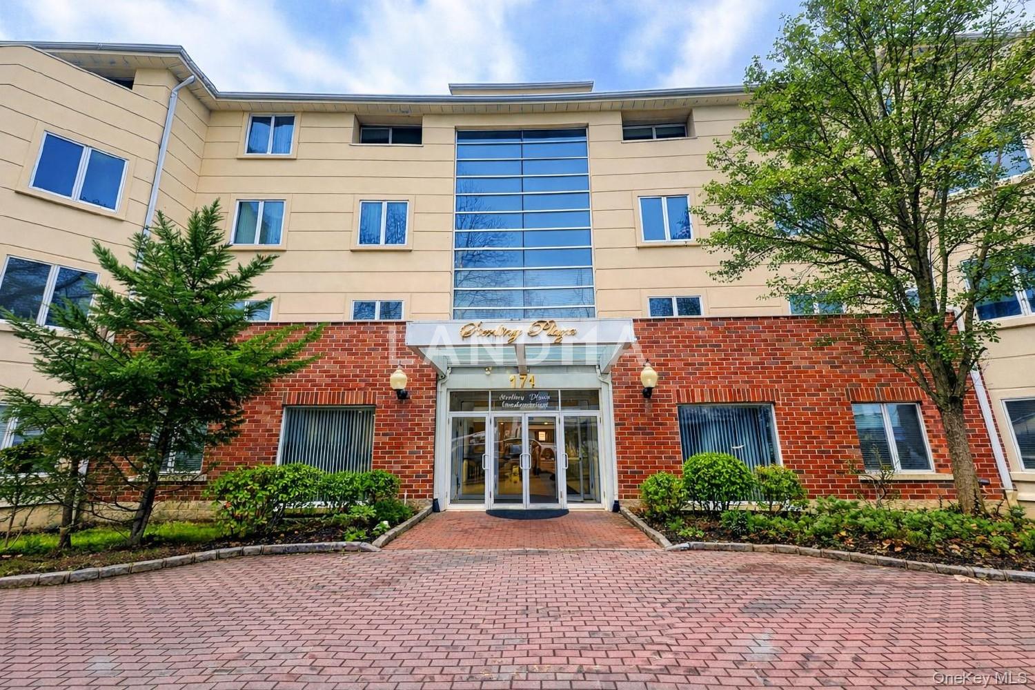 171 Great Neck Road  Unit 1C