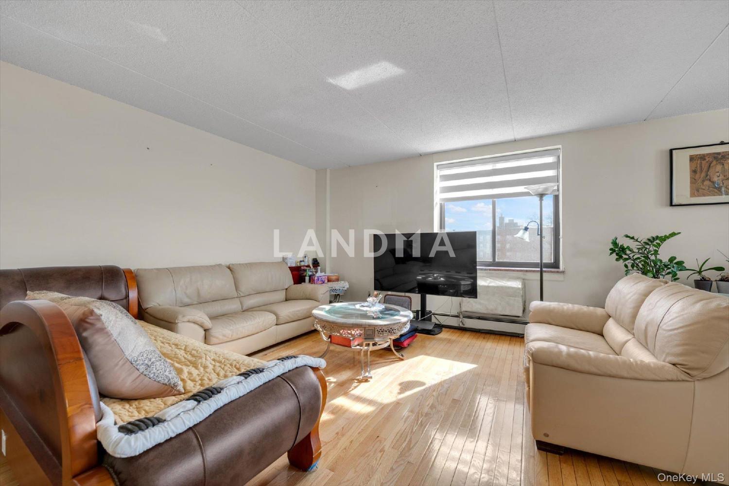 14477 Roosevelt Avenue  Unit 5C 官网图片 5